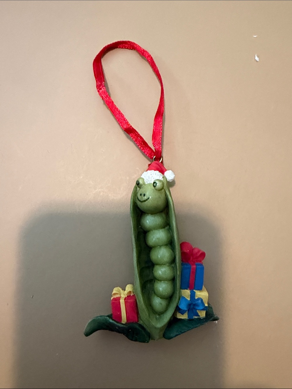 Enesco home grown Green Pea Pod Ornament with Red Ribbon and Colorful Gifts